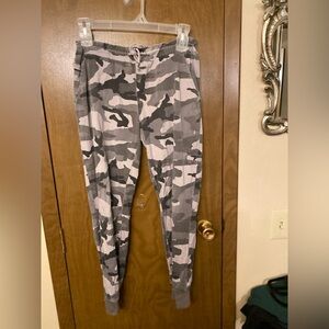 Ecko unlimited cargo joggers 32”